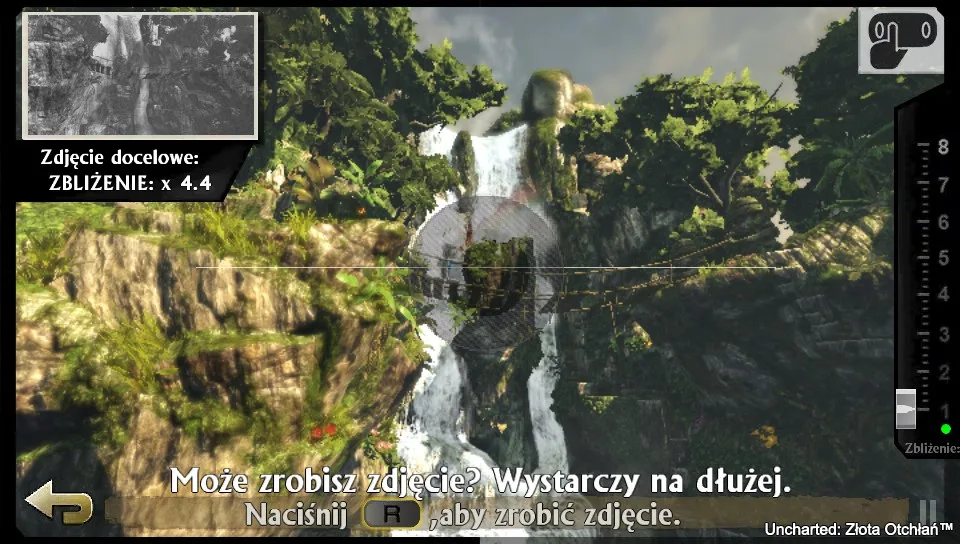 System zoomu jest taki sam zarówno w aparacie jak i w karabinie snajperskim. Grafika prywatna.