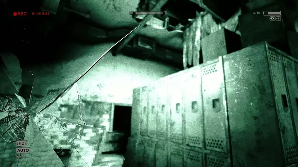 Widok noktowizyjny w Outlast. Grafika prywatna.